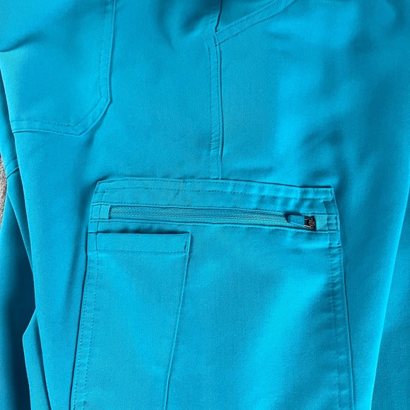 Figs Scrub Set - Picture 9 of 10